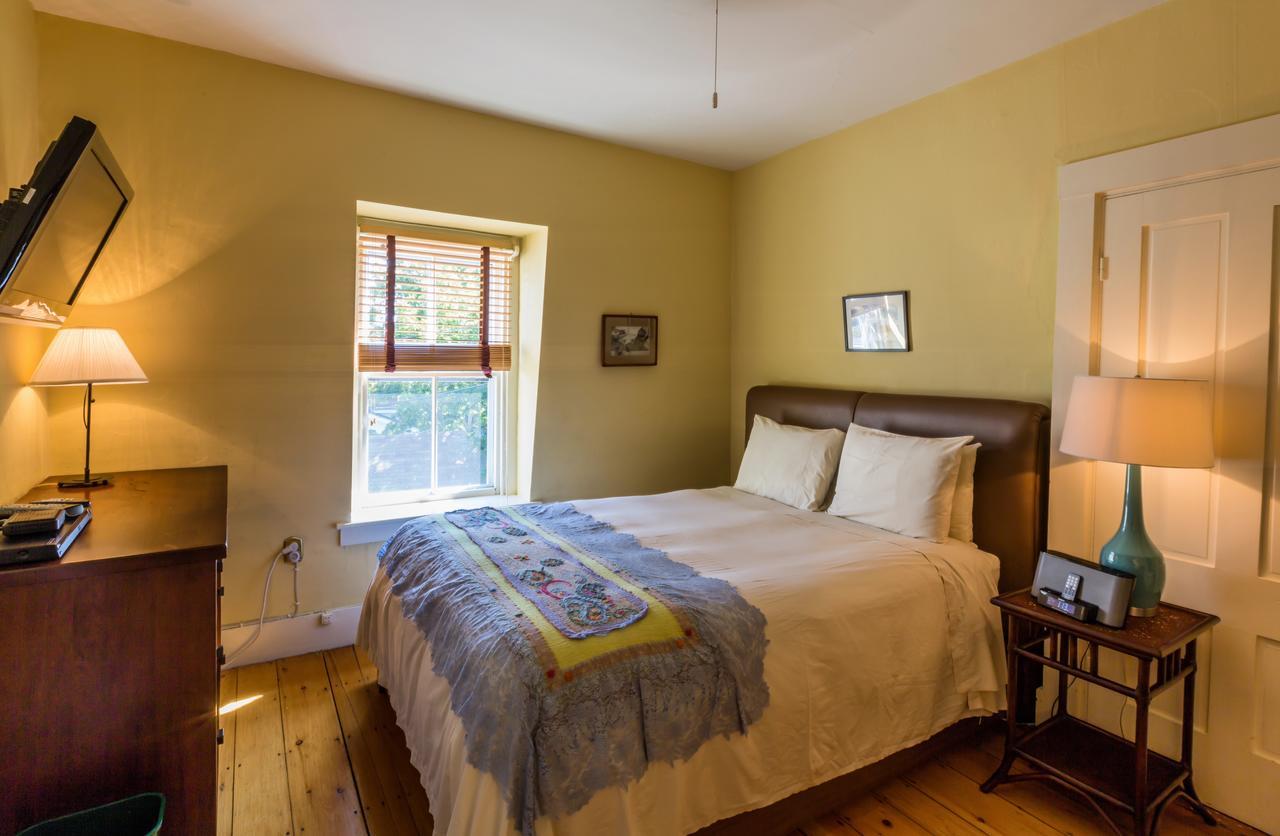 The Tucker Inn Провинстаун Экстерьер фото