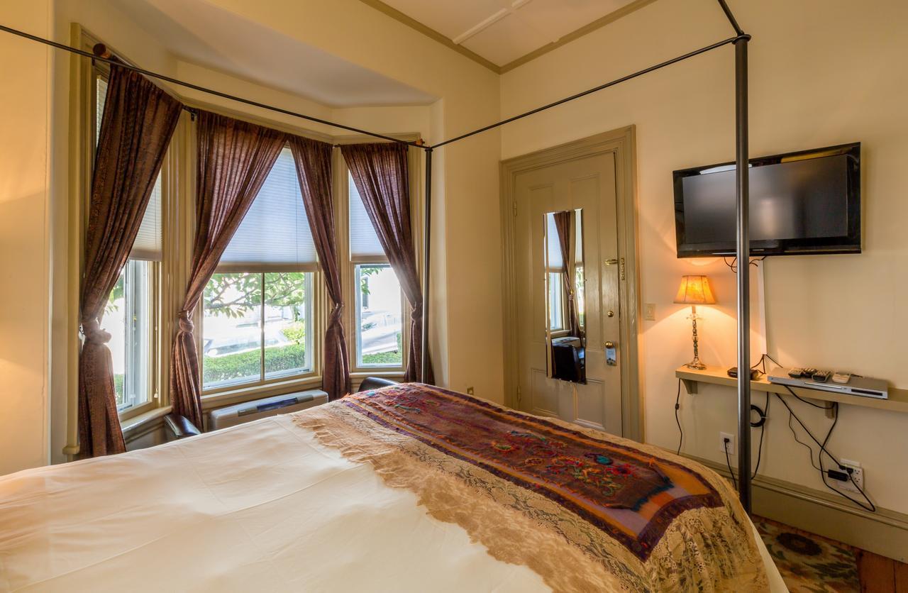 The Tucker Inn Провинстаун Экстерьер фото