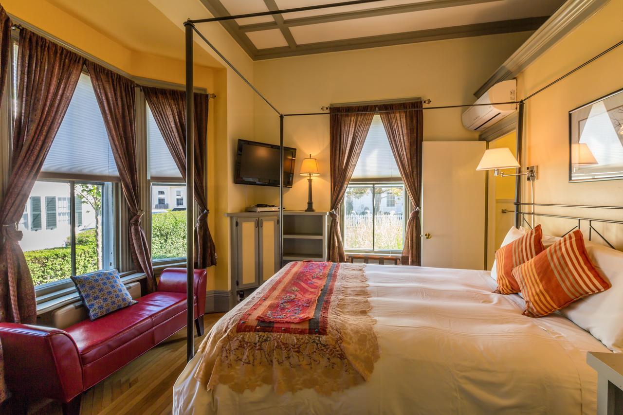The Tucker Inn Провинстаун Экстерьер фото